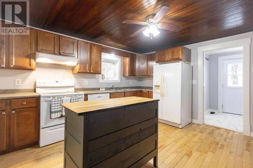 56 Victoria Street — photo 11 of 40