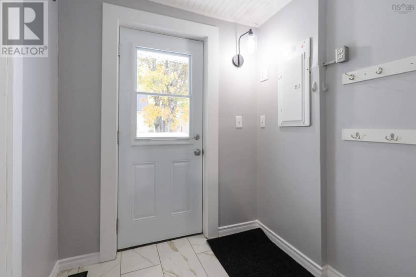 56 Victoria Street, Springhill, photo 8