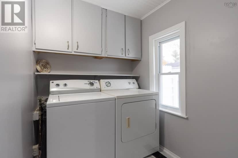 56 Victoria Street — photo 9 of 40