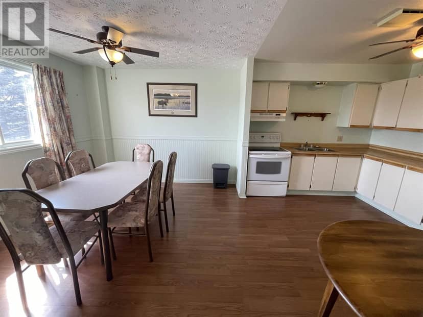 68 Farquhar PL, Elliot Lake, photo 2
