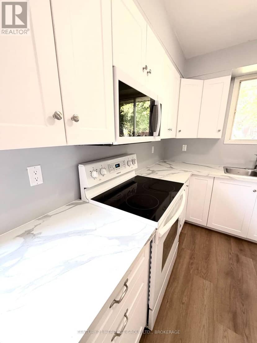 150 Dauphin Avenue, Kingston, photo 3