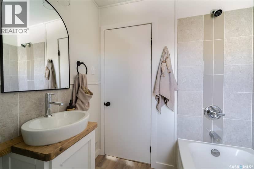 1302 1st AVENUE NW — photo 36 of 40