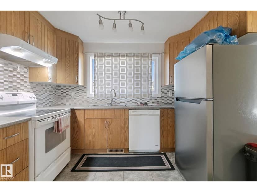 7332 149A AV NW — photo 12 of 40