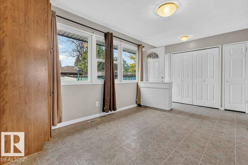 123 Village On The Gr NW — photo 10 of 26
