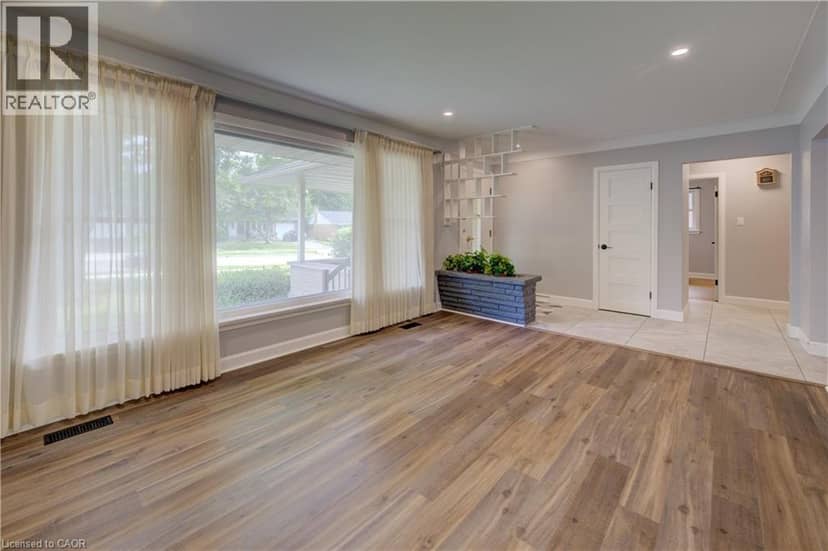 244 ROYAL Street, Waterloo, photo 4