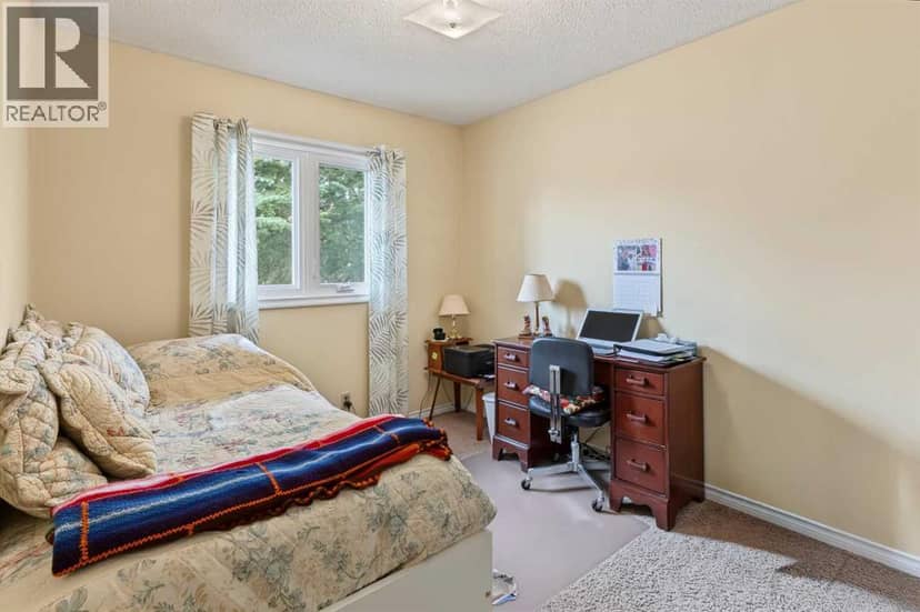 148 Marwood Circle NE — photo 13 of 33