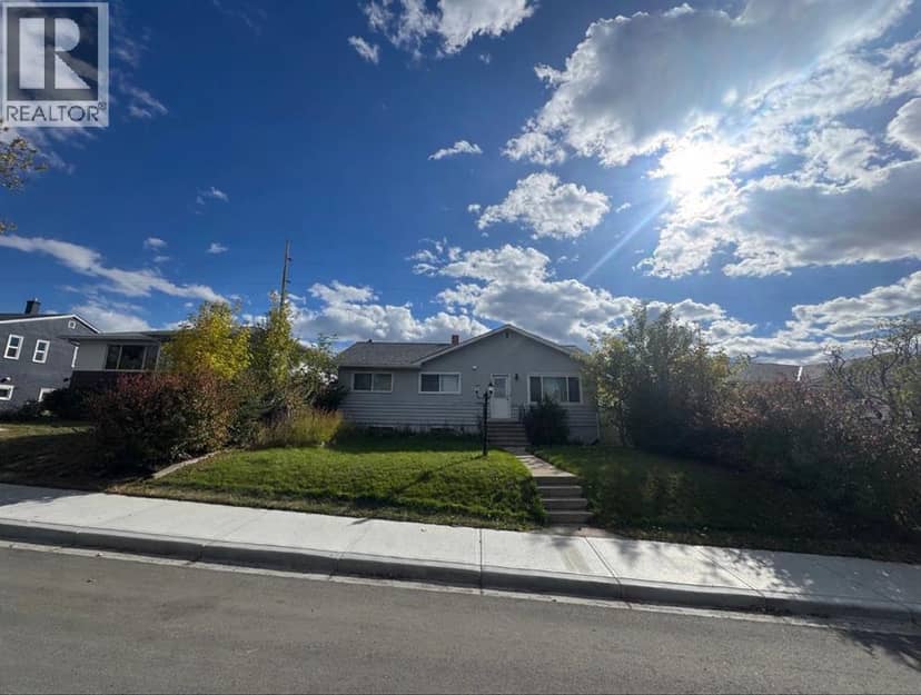 311 33 Avenue NE — photo 11 of 11