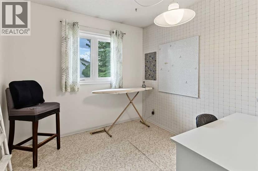 148 Marwood Circle NE — photo 14 of 33