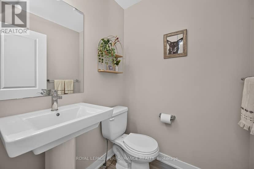 1016 Kijik Crescent — photo 20 of 40
