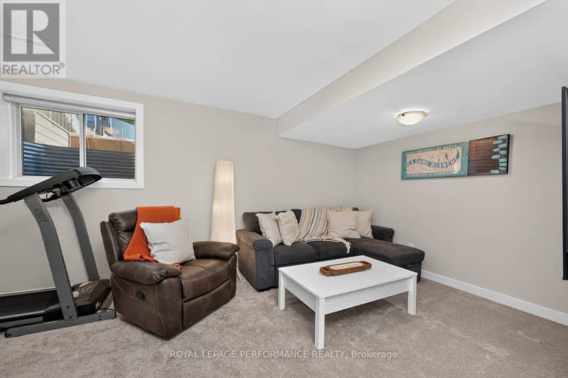 1016 Kijik Crescent — photo 30 of 40