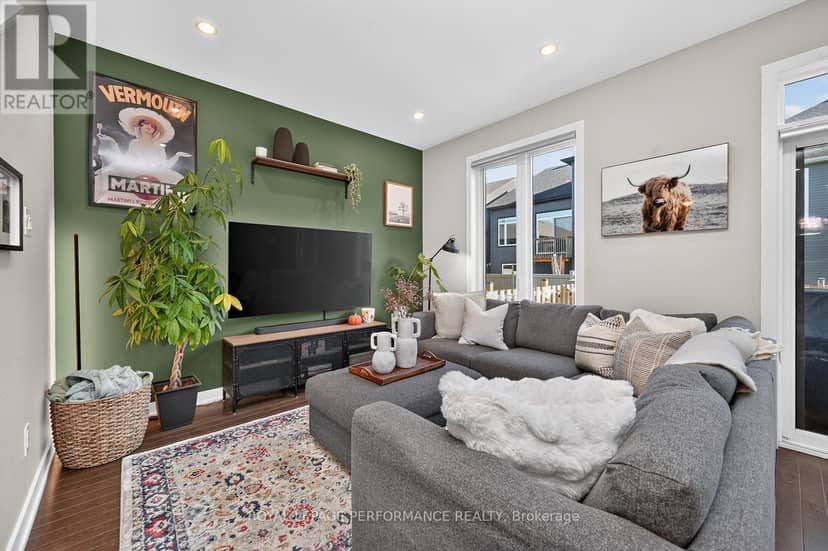 1016 Kijik Crescent — photo 9 of 40