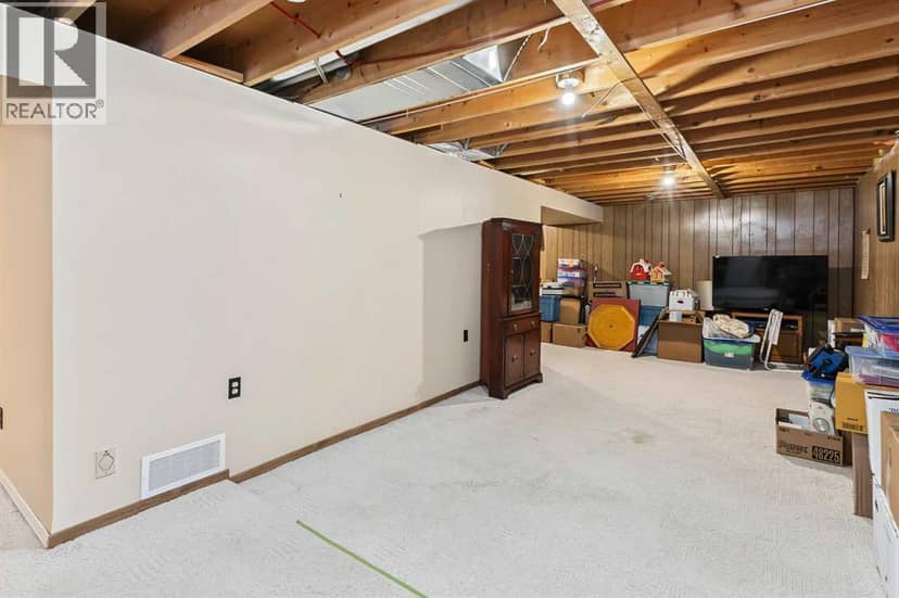 148 Marwood Circle NE — photo 17 of 33