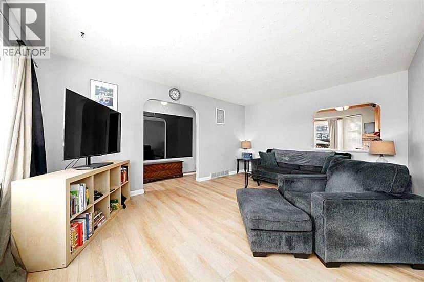 311 33 Avenue NE, Calgary, photo 6