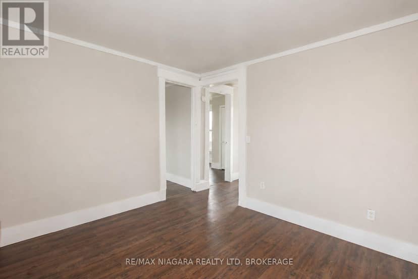 4 Manchester Avenue, St. Catharines, photo 3