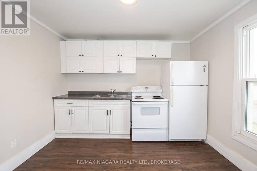 4 Manchester Avenue, St. Catharines, photo 8