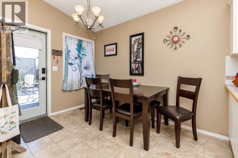 8 Daines Avenue — photo 11 of 40