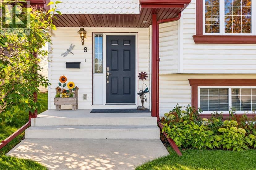 8 Daines Avenue, Red Deer, photo 2