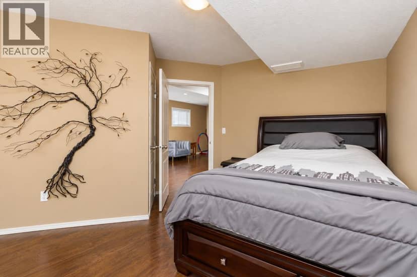 8 Daines Avenue — photo 24 of 40