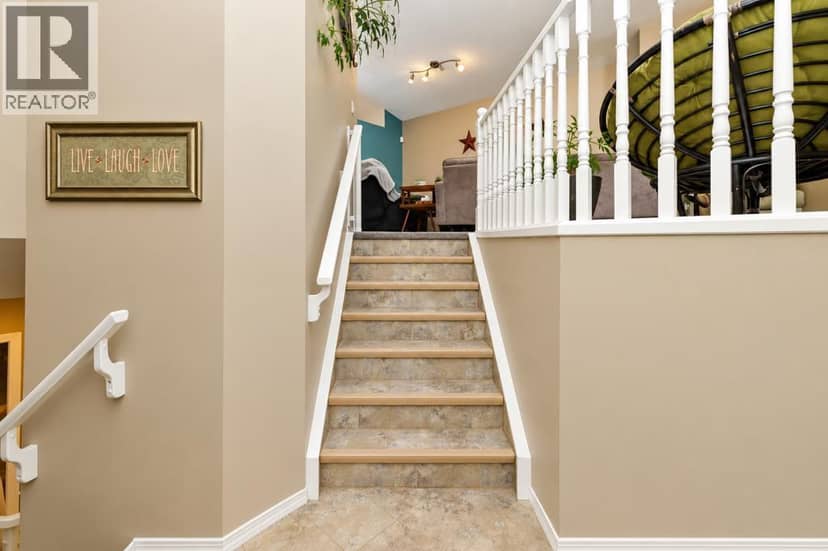 8 Daines Avenue, Red Deer, photo 3