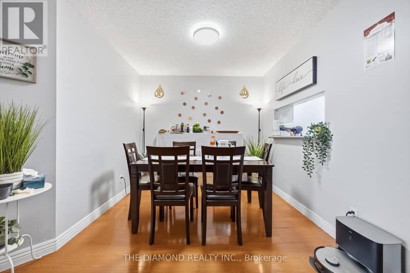 816 - 2550 Lawrence Avenue E, Toronto, photo 8