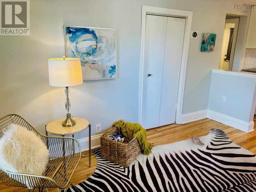 2079 & 2081 Poplar Street — photo 4 of 40