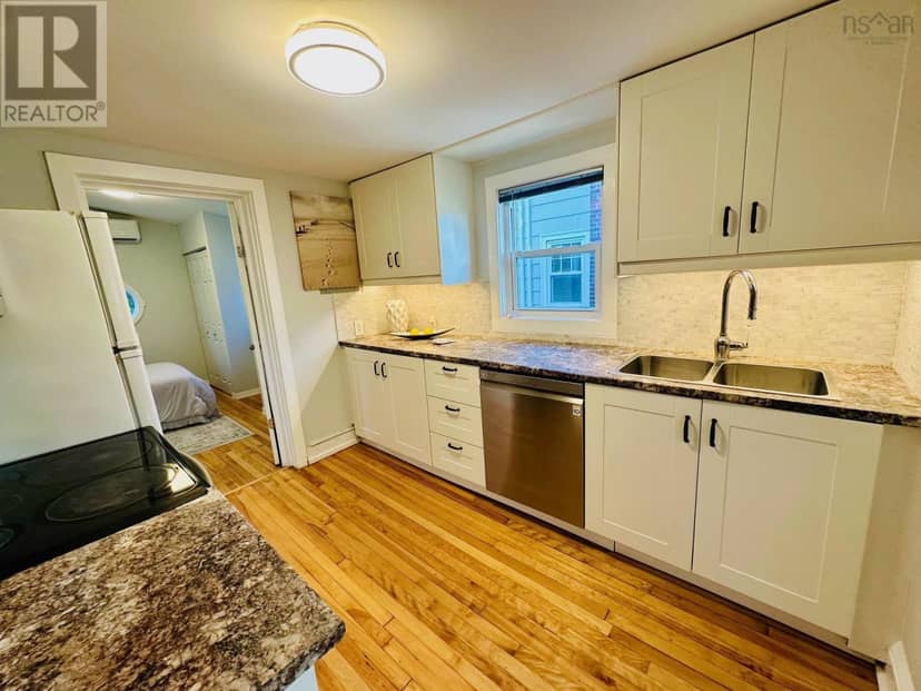 2079 & 2081 Poplar Street — photo 9 of 40