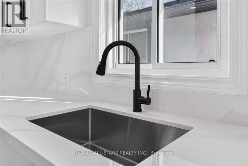 230 Bayview Avenue — photo 30 of 40