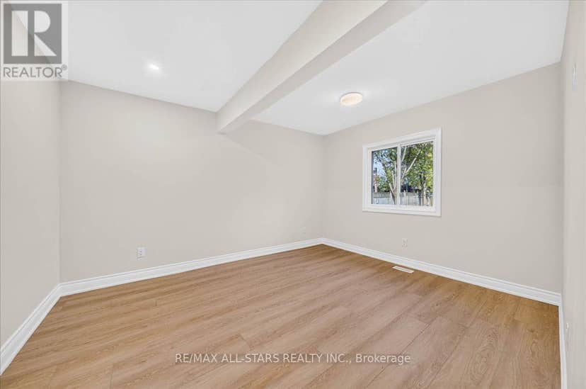 230 Bayview Avenue — photo 33 of 40