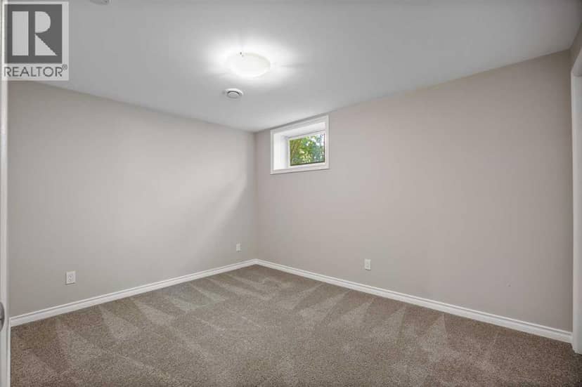 907 Canfield Crescent SW — photo 28 of 40