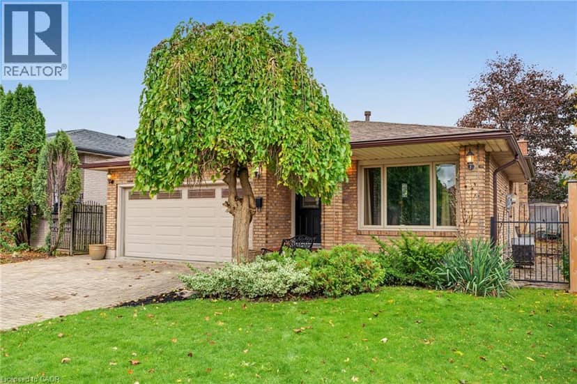8 VALANNA Court, Hamilton, photo 2
