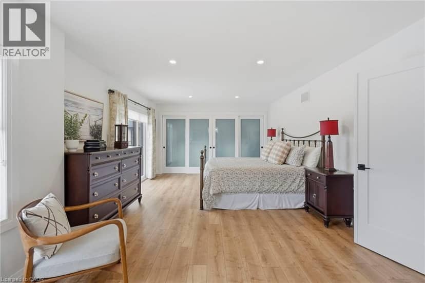 15 SAINT ANTHONY Place — photo 21 of 40