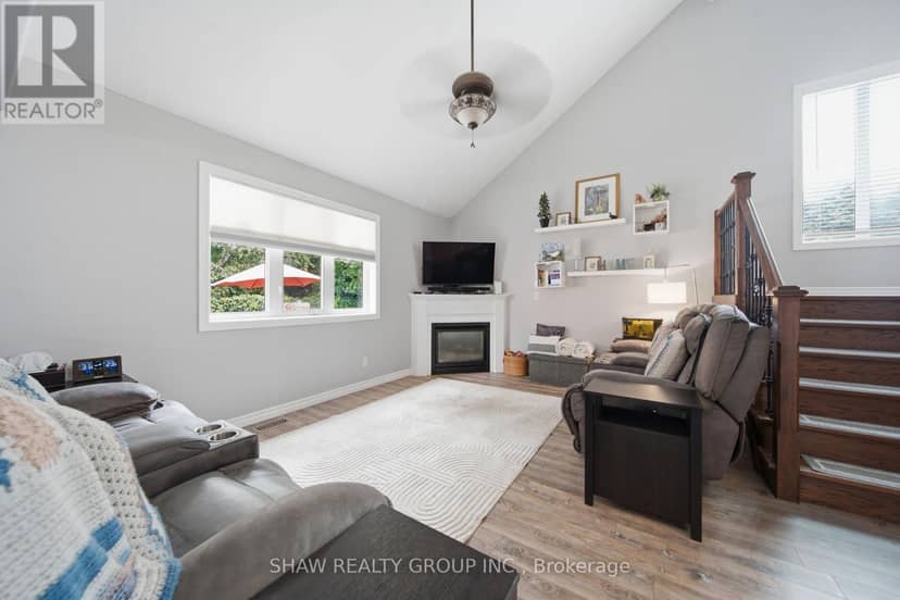 79 Beaverbrook Crescent — photo 18 of 40
