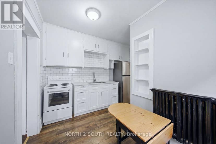 880 Dundas Street E — photo 19 of 40