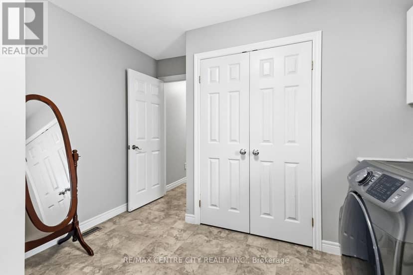 93 McTaggart Court — photo 30 of 40