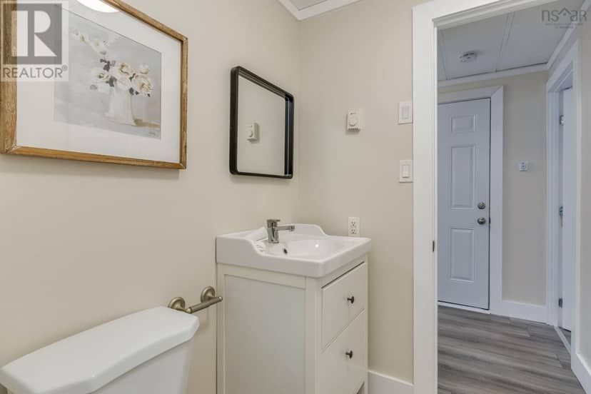 608 Macdonald Street — photo 20 of 25