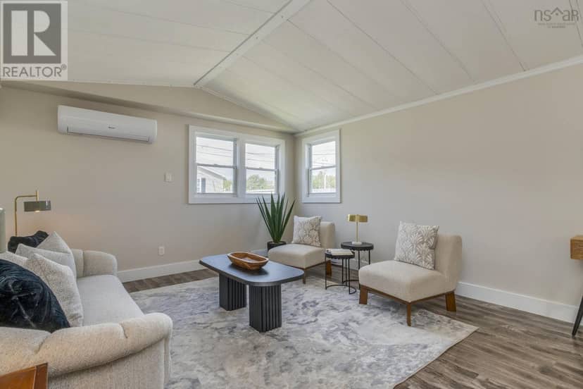 608 Macdonald Street — photo 4 of 25