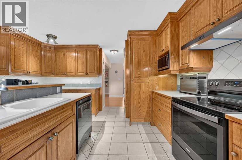 4124 19 Street NW — photo 15 of 40