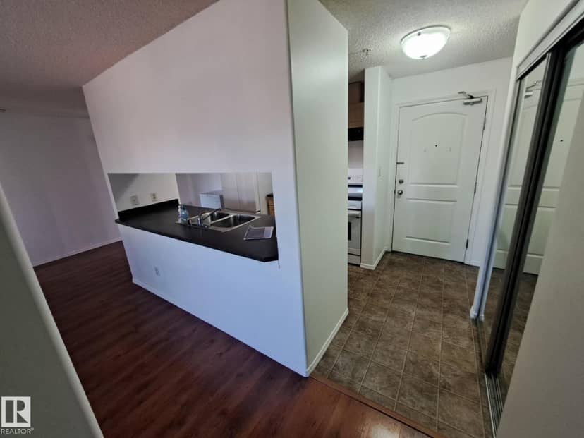 #205 9910 107 ST, Morinville, photo 2
