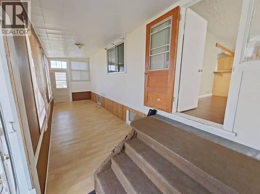 107 7 Avenue N, Vulcan, photo 3