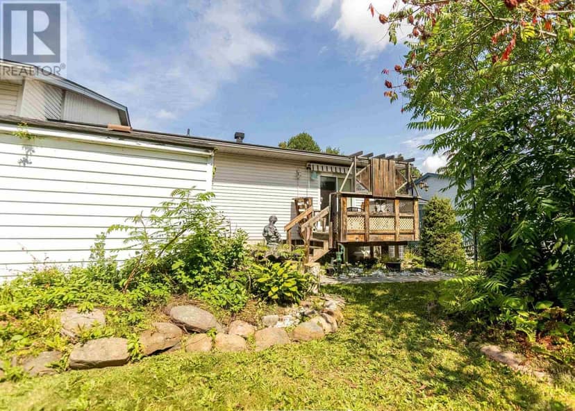 27 Village CT — photo 35 of 40