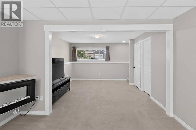 4813 7 Street — photo 21 of 37