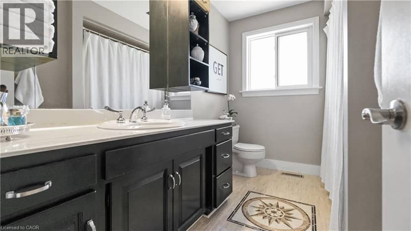 517 ROSEDALE Crescent — photo 31 of 40