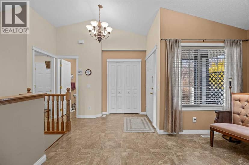 3 Tuscany Meadows Crescent NW — photo 20 of 40