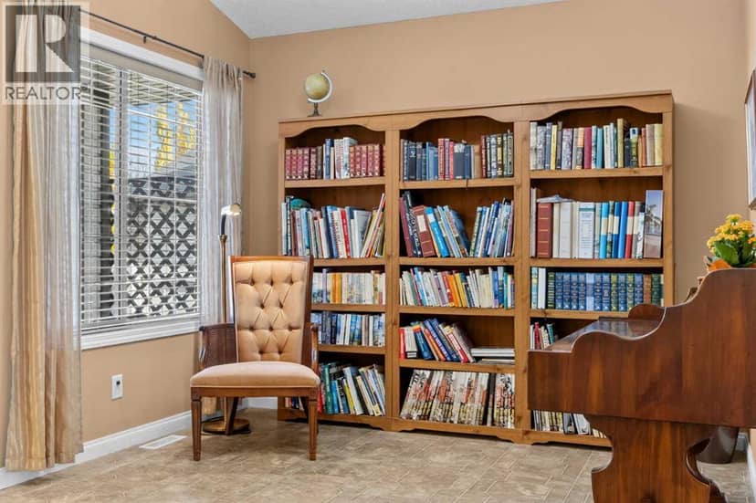 3 Tuscany Meadows Crescent NW — photo 21 of 40