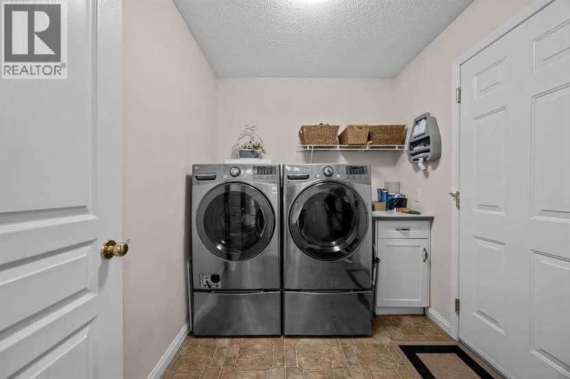 3 Tuscany Meadows Crescent NW — photo 27 of 40