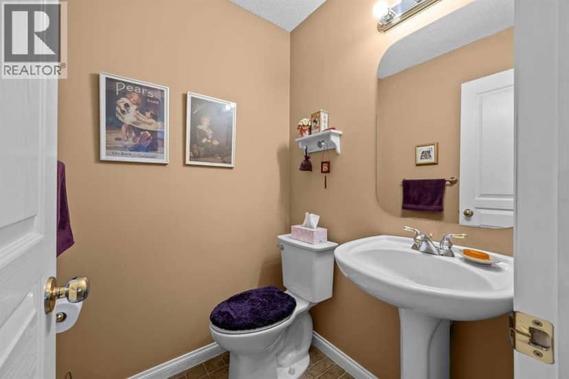 3 Tuscany Meadows Crescent NW — photo 28 of 40