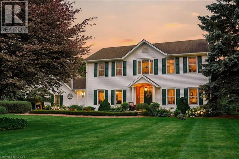 12 WENEIL Drive, Hamilton