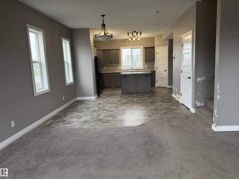 4038 56 AV — photo 16 of 23