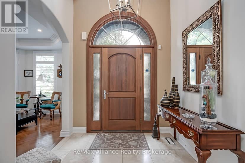 203 Burloak Drive, Oakville, photo 3