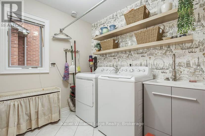 2084 McKerlie Crescent — photo 20 of 40